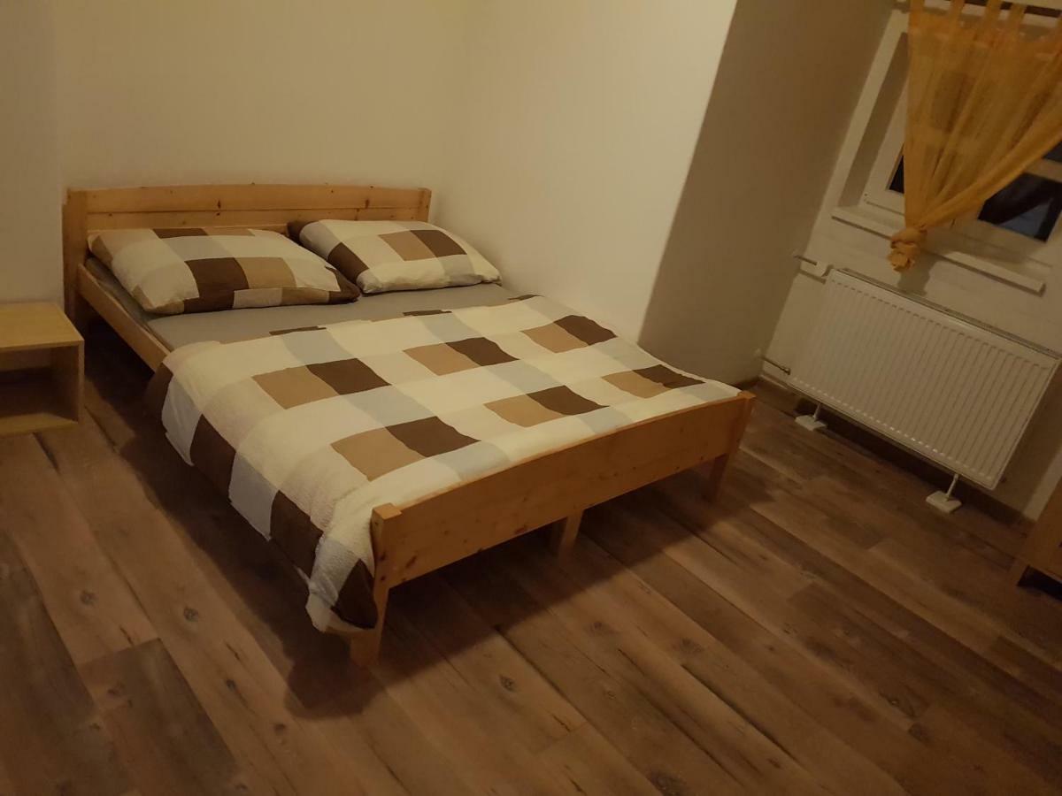 Drevenica Spanka Špania Dolina Εξωτερικό φωτογραφία